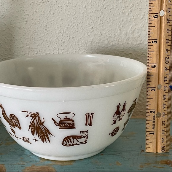 Pyrex 402 Early American Bowl - Picture 4 of 7